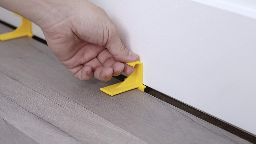 laminate-flooring-spacers-for-installing-6.jpg
