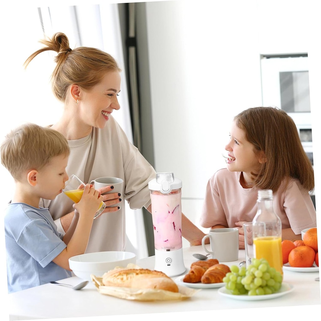 small-juicer-machine-portable-fruit-juic-3.jpg